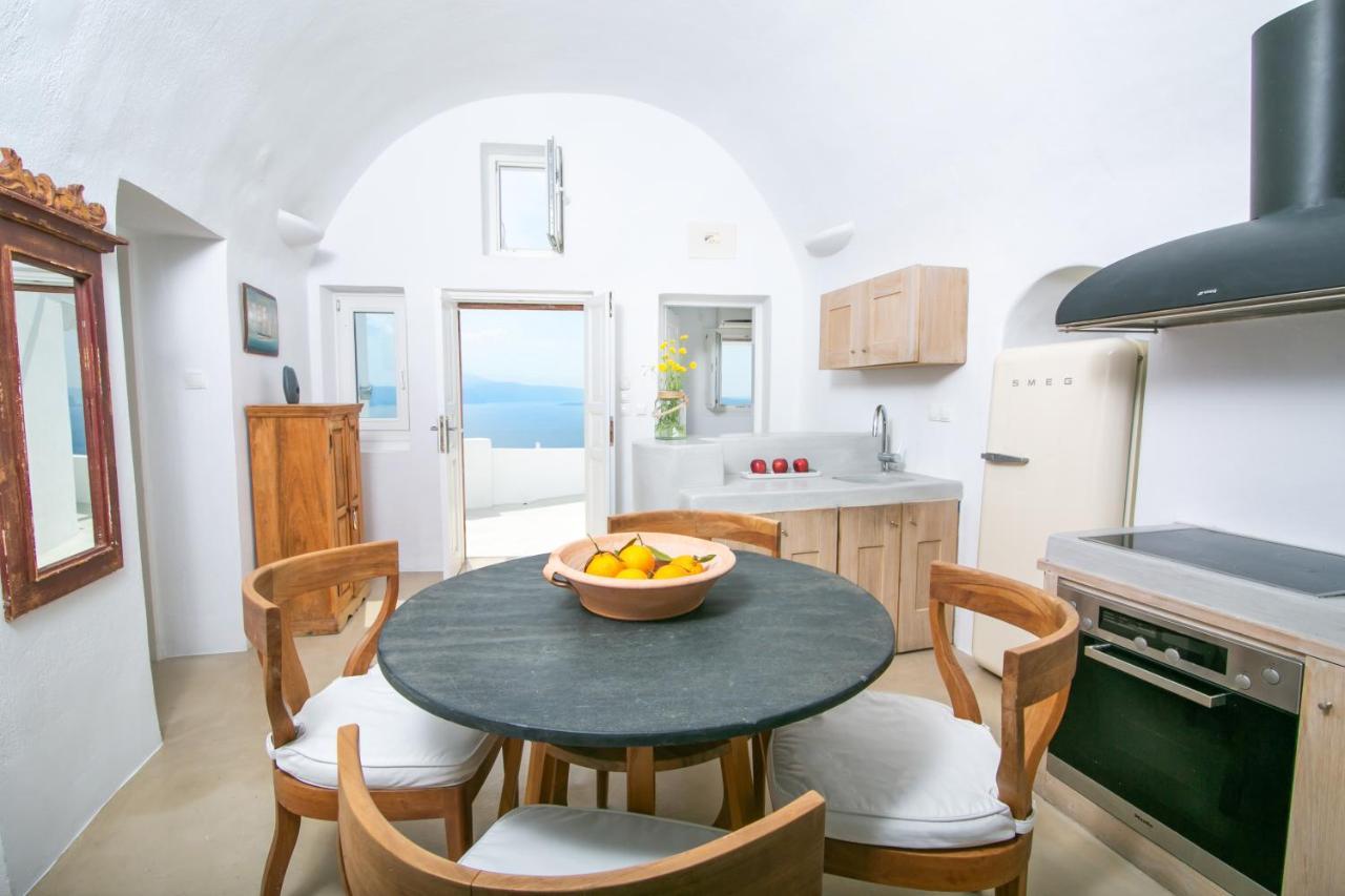 Menias Cave House Apartment Oia  Exterior photo