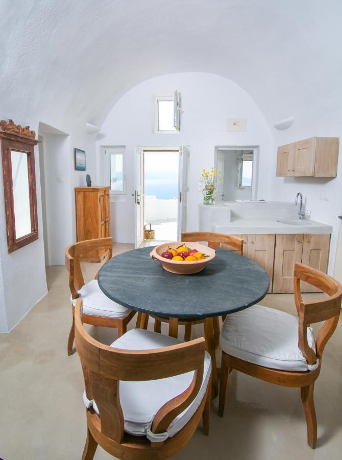 Menias Cave House Apartment Oia  Exterior photo